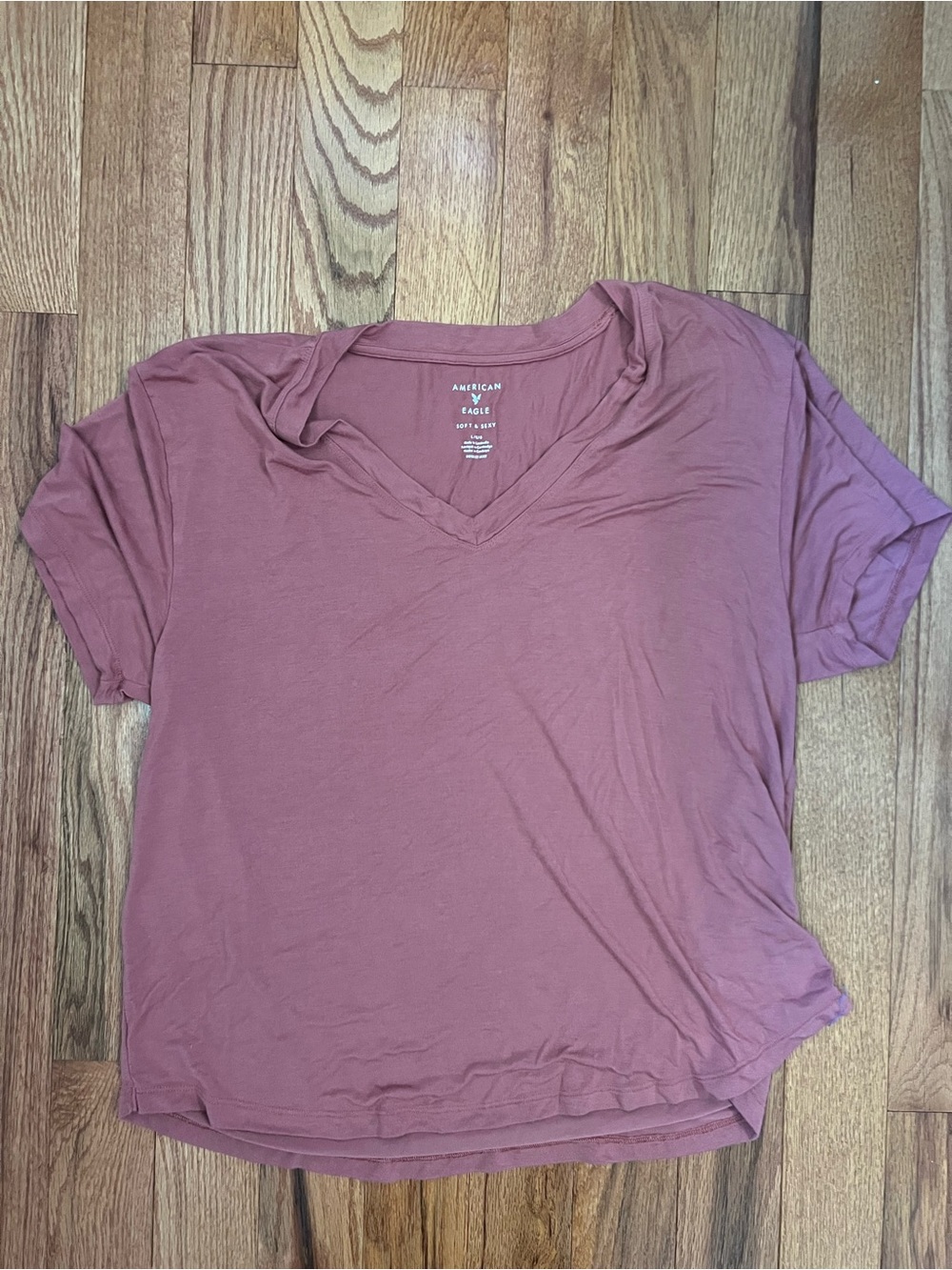 American Eagle Outfitters Mauve V-Neck Short Sleeve Tee